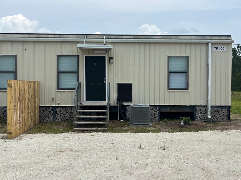124 Worthington Dr in Ludowici, GA - Building Photo