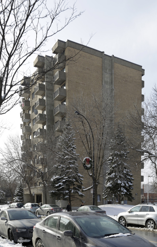 De L'Érablière in Montréal, QC - Building Photo - Building Photo