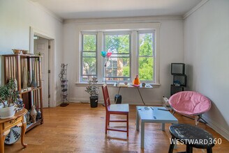 3025 W Diversey Ave in Chicago, IL - Building Photo - Building Photo