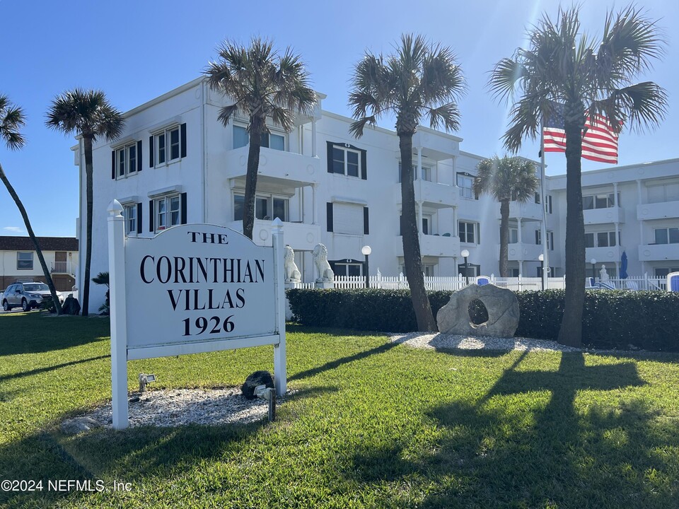 1926 Ocean Shore Blvd in Ormond Beach, FL - Building Photo