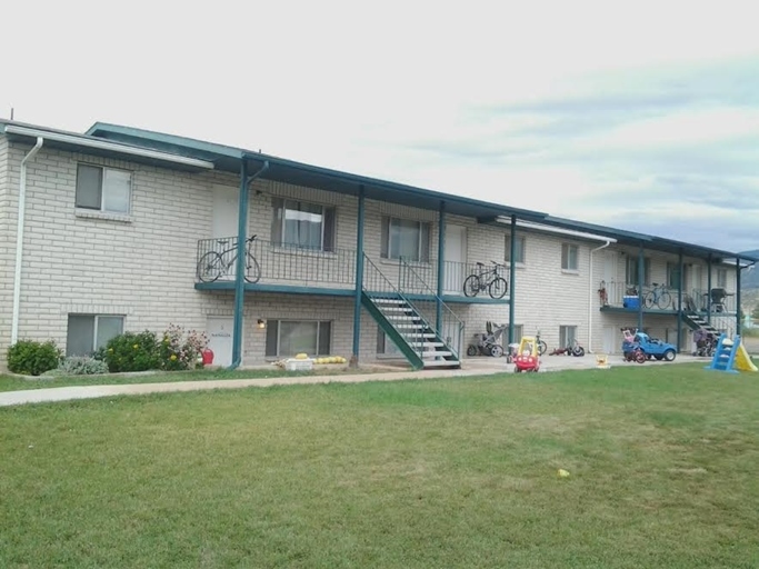 ALTA Student Apartments in Ephraim, UT - Foto de edificio