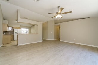 745 Briargrove Ave in Davenport, FL - Building Photo - Building Photo