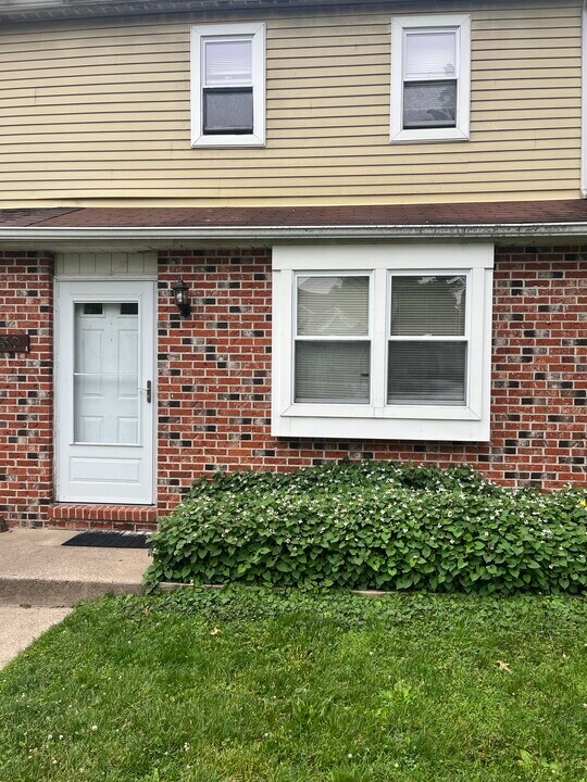 330 Garden Ave, Unit 330 Garden Ave - Unit A in Horsham, PA - Building Photo