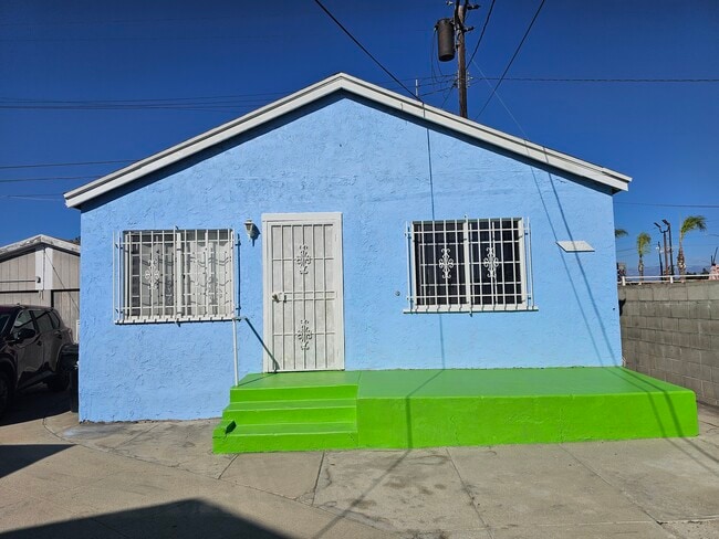 property at 1007 W 74th St