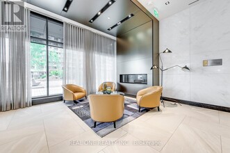1-811 Edgewater Dr in Toronto, ON - Building Photo - Building Photo