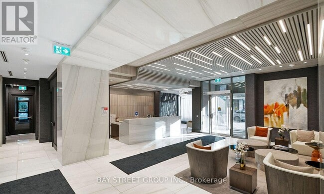 75 Canterbury Pl in Toronto, ON - Building Photo - Building Photo