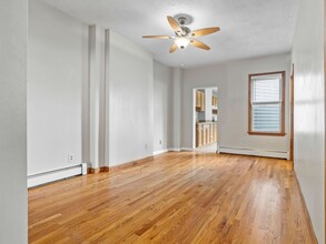 156 Lexington St, Unit 1 in Boston, MA - Building Photo - Building Photo