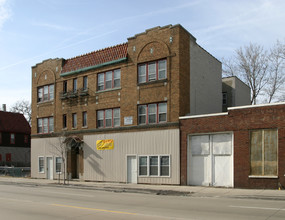 2465-2469 W Fond Du Lac Ave in Milwaukee, WI - Building Photo - Building Photo