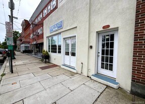 132 W Boston Post Rd in Mamaroneck, NY - Building Photo