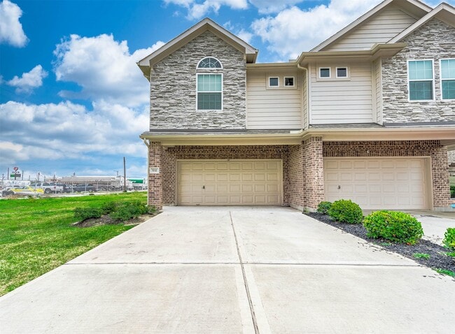 532 N 6th St in La Porte, TX - Building Photo - Building Photo