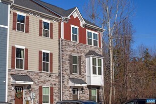 2045 Landon Ln in Charlottesville, VA - Building Photo