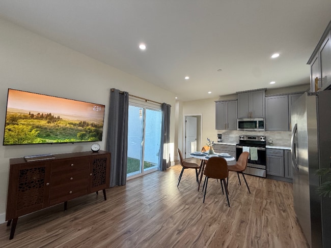 10840 Memory Park Ave in Los Angeles, CA - Building Photo - Building Photo