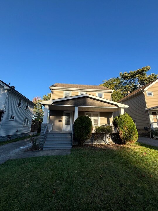 4746 Horton Rd in Garfield Heights, OH - Building Photo