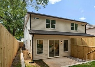 2411 Pruitt St in Charlotte, NC - Building Photo - Building Photo