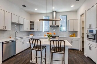 1913 Dowgate Ct in Dallas, TX - Building Photo - Building Photo