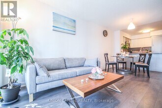 5168 Yonge St in Toronto, ON - Building Photo - Building Photo