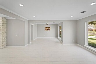 10811 Tupper Lake Dr in Houston, TX - Building Photo - Building Photo