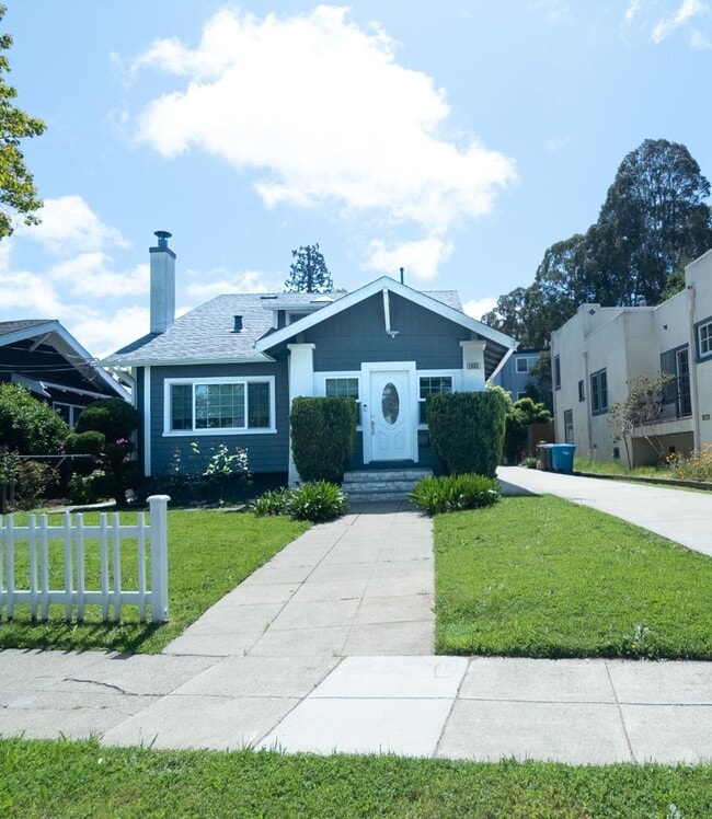 property at 1435 Edgehill Dr
