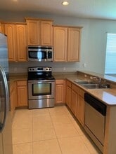 226 Venetian Bay Cir in Sanford, FL - Building Photo - Building Photo