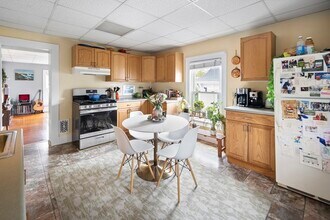 38 Spring St in Somerville, MA - Building Photo - Building Photo