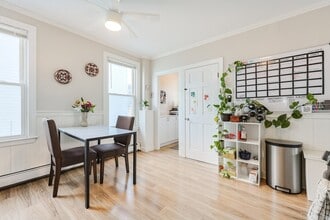 19 Linden St in Somerville, MA - Building Photo - Building Photo