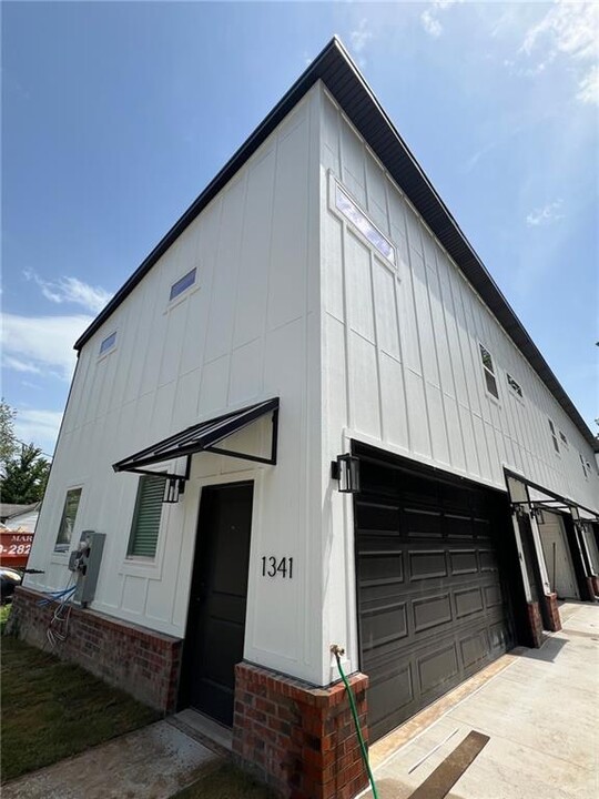 1347 W Hendrix St in Fayetteville, AR - Building Photo