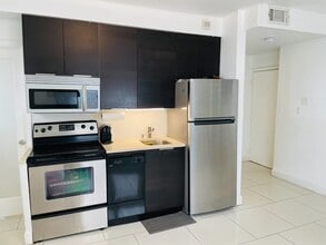 1502 Jefferson Ave, Unit 103 in Miami Beach, FL - Building Photo - Building Photo