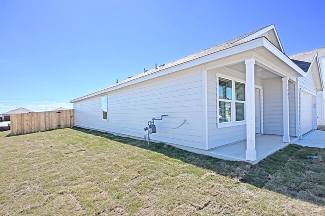 1805 Stonechat in New Braunfels, TX - Building Photo - Building Photo