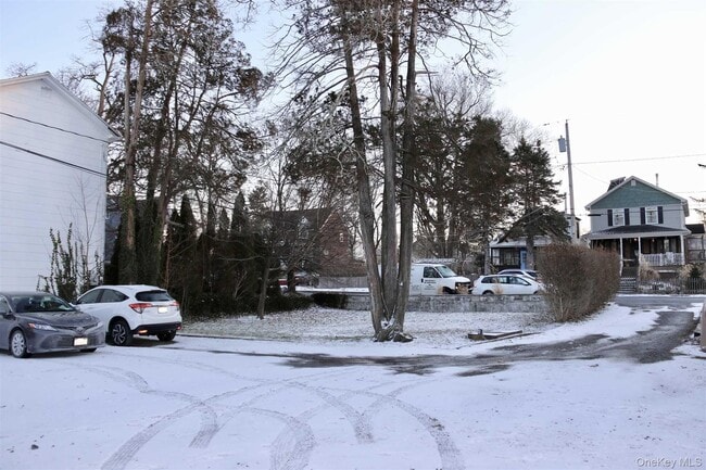 128 Catherine St in Beacon, NY - Building Photo - Building Photo