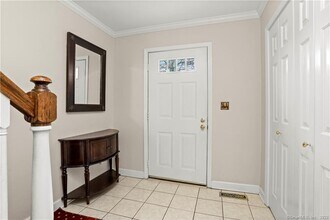 60 Greenwich Hills Dr in Greenwich, CT - Building Photo - Building Photo
