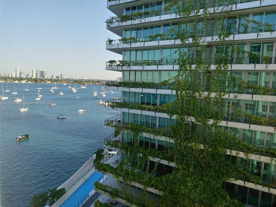 1250 West Ave in Miami Beach, FL - Building Photo