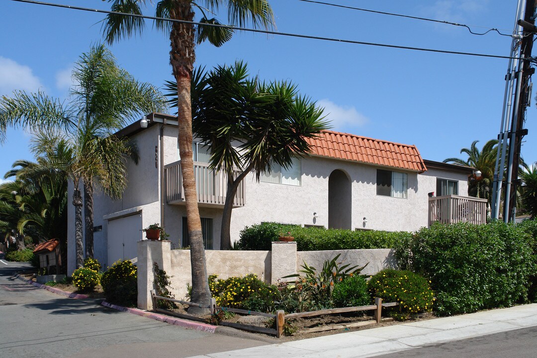 Solana Valley Apartments in Solana Beach, CA - Building Photo