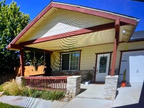 1013 Eagle Ln in Frazier Park, CA - Building Photo - Building Photo