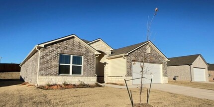 21185 Rivermist Dr in Harrah, OK - Building Photo - Building Photo