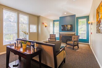 Sunnydale in Tukwila, WA - Building Photo - Interior Photo