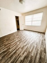 901 Leawood Dr in Frankfort, KY - Foto de edificio - Building Photo