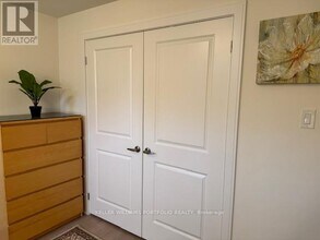 188 McRoberts Ave in Toronto, ON - Building Photo - Building Photo