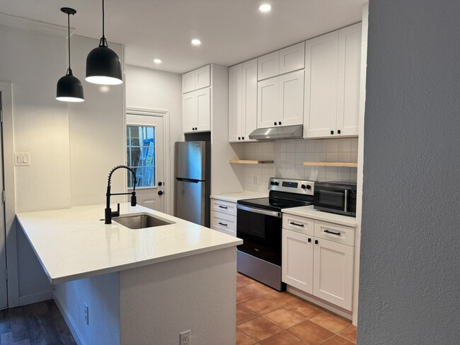 14333 Preston Rd, Unit 402