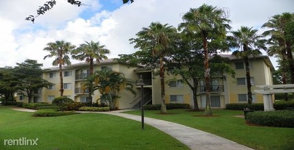 4163 N Haverhill Rd-Unit -Unit 2000 in West Palm Beach, FL - Foto de edificio - Building Photo