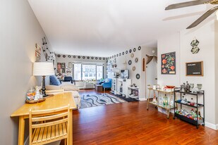 607 W Wrightwood Ave in Chicago, IL - Building Photo