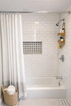 15 Rock St in Bristol, RI - Building Photo - Building Photo