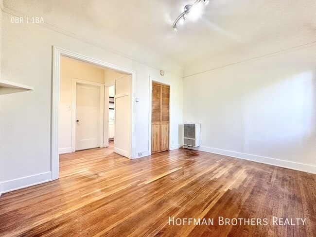 property at 806 Lucile Ave