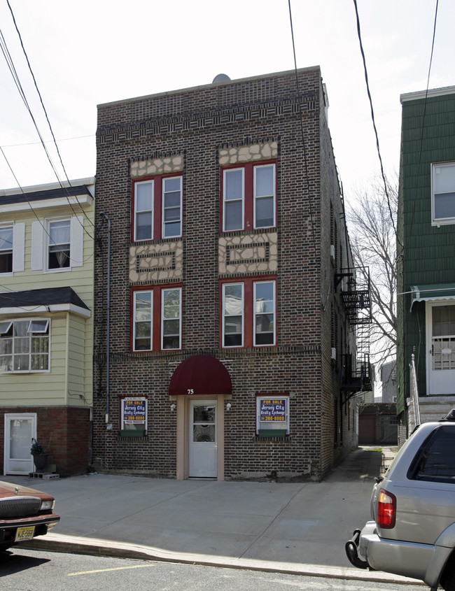 75 Lake St in Jersey City, NJ - Building Photo - Building Photo