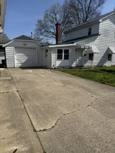 320 5th St in Rising Sun, IN - Foto de edificio - Building Photo