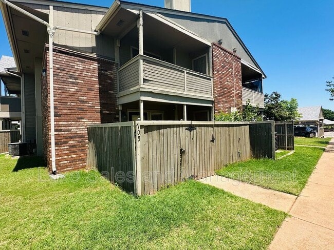 11413 Springhollow Rd in Oklahoma City, OK - Building Photo - Building Photo