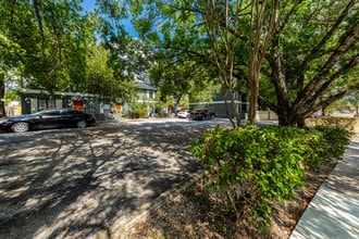 Las Palmas Townhomes in San Antonio, TX - Building Photo - Building Photo