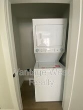 1901 Northern Flicker Ct in Kelowna, BC - Building Photo - Building Photo