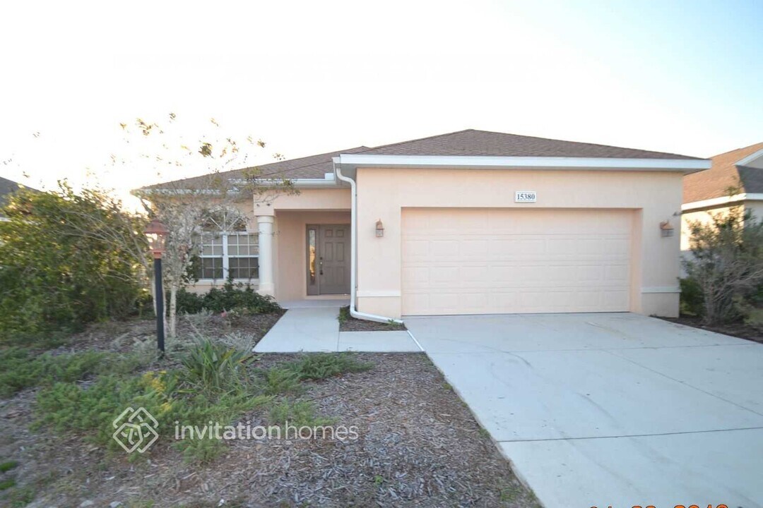 15380 Blue Fish Cir in Lakewood Ranch, FL - Foto de edificio