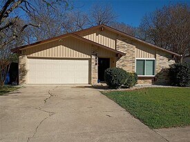 5818 Townshire Rd in Garland, TX - Building Photo