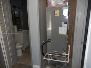 2001 NW 166th St in Opa Locka, FL - Building Photo - Building Photo